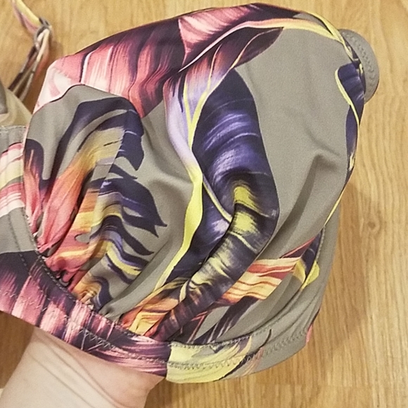 BOGO FREE FANTASIE 32I tropical floral bikini top - Picture 2 of 8